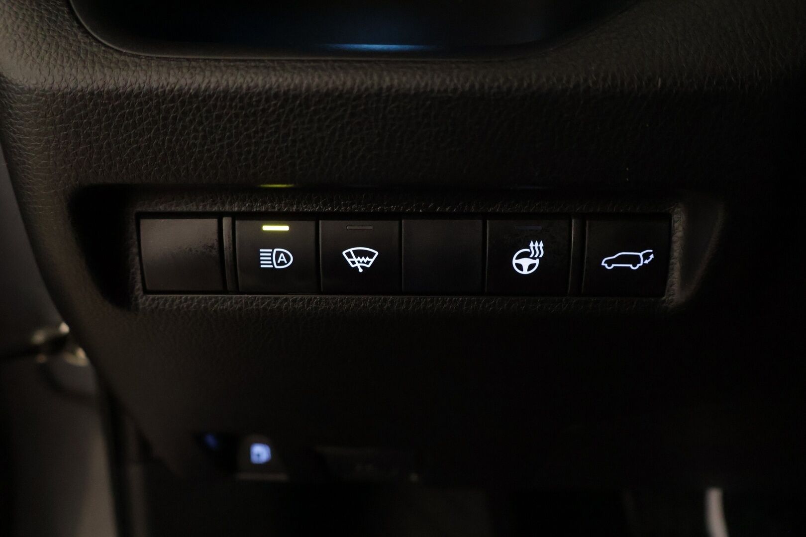 TOYOTA RAV4 2021 Hybrid 2,5 AWD-i Premium - ACC | Lohko | P-kamera | Nahkapenkit | Irroitettava koukku | BLIS | Muistipenkki | Ratinlämmitin | KeyLessGo | CarPlay | LED