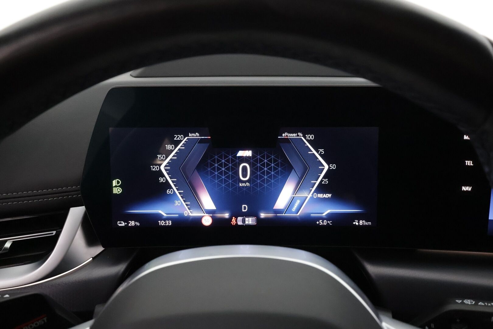 BMW iX1 2023 xDrive 30 M Sport * ACC / HUD / Koukku / Hierovat penkit muistilla / H&K / Panorama / 360° / Adapt.LED * - Akku kuntotarkastettu SoH 98,1% / Supervarusteet