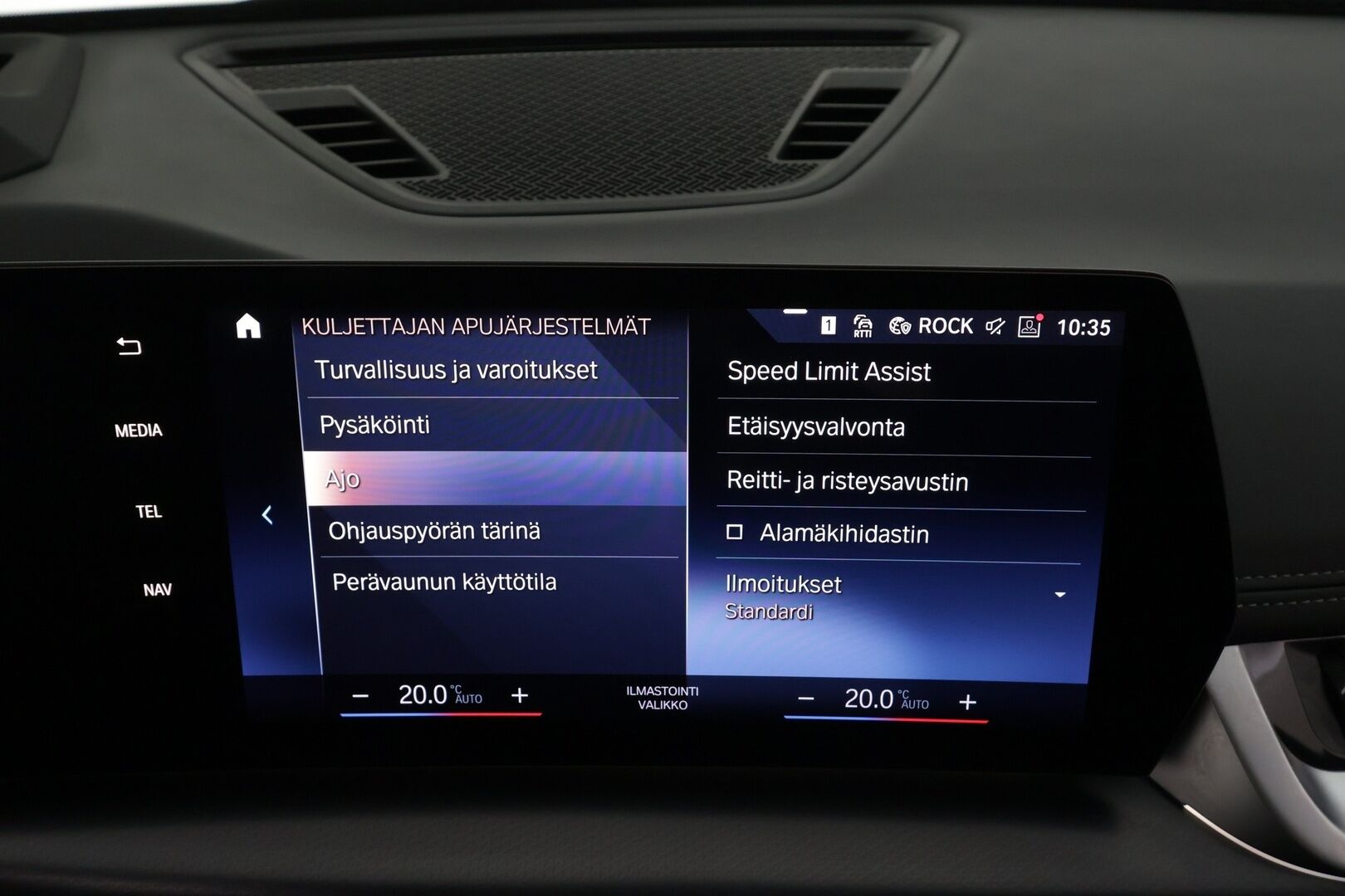 BMW iX1 2023 xDrive 30 M Sport * ACC / HUD / Koukku / Hierovat penkit muistilla / H&K / Panorama / 360° / Adapt.LED * - Akku kuntotarkastettu SoH 98,1% / Supervarusteet