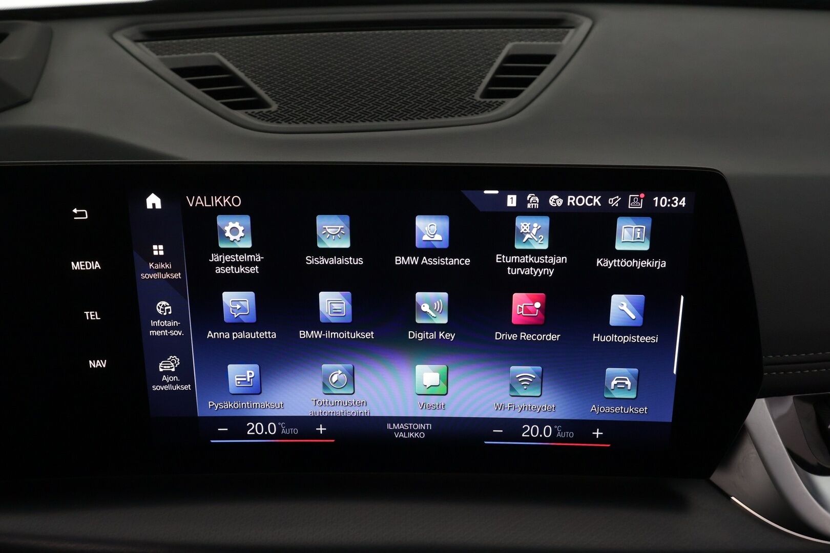 BMW iX1 2023 xDrive 30 M Sport * ACC / HUD / Koukku / Hierovat penkit muistilla / H&K / Panorama / 360° / Adapt.LED * - Akku kuntotarkastettu SoH 98,1% / Supervarusteet