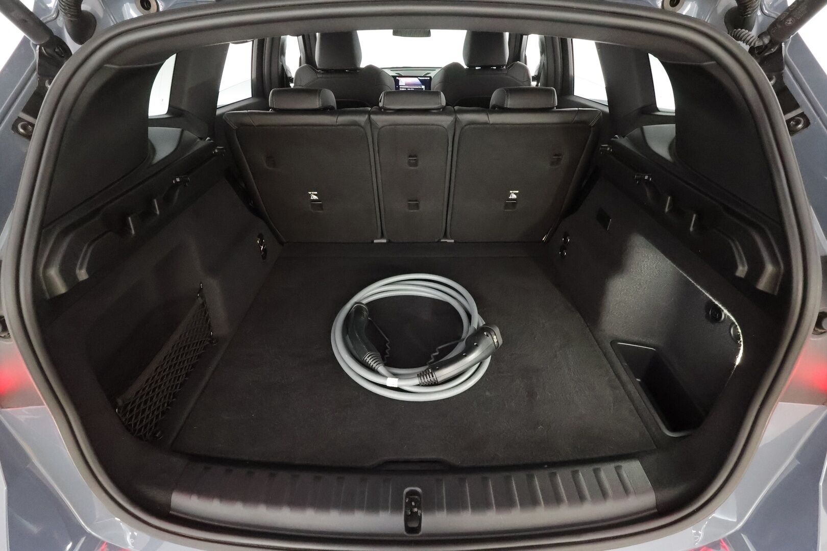 BMW iX1 2023 xDrive 30 M Sport * ACC / HUD / Koukku / Hierovat penkit muistilla / H&K / Panorama / 360° / Adapt.LED * - Akku kuntotarkastettu SoH 98,1% / Supervarusteet