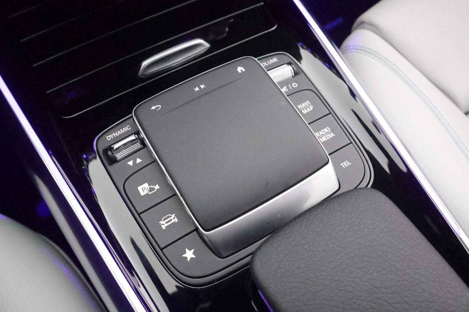 Mercedes-Benz EQA 2021 350 4MATIC Business Edition 1 - | DTR+ | Widescreen | Ambient | Sporttinahat | P.kamera | Navi | Apple & Android | Sähk. takaluukku | 
