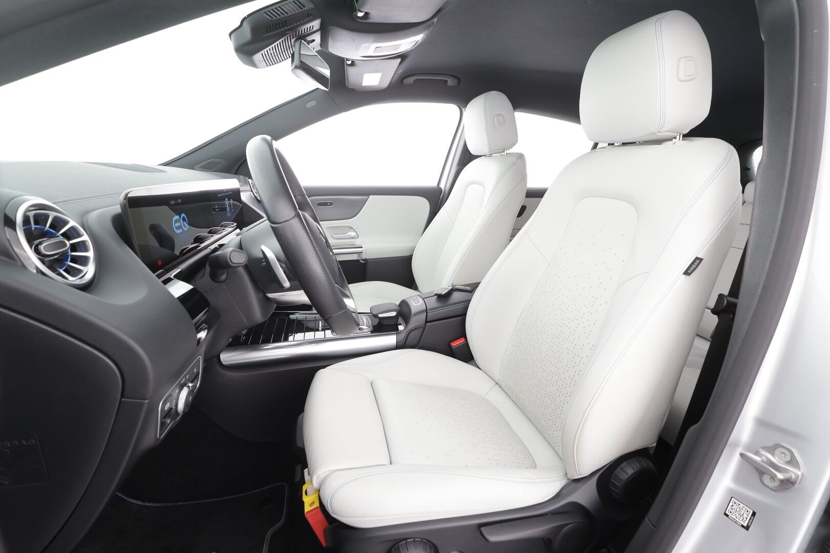 Mercedes-Benz EQA 2021 350 4MATIC Business Edition 1 - | DTR+ | Widescreen | Ambient | Sporttinahat | P.kamera | Navi | Apple & Android | Sähk. takaluukku | 