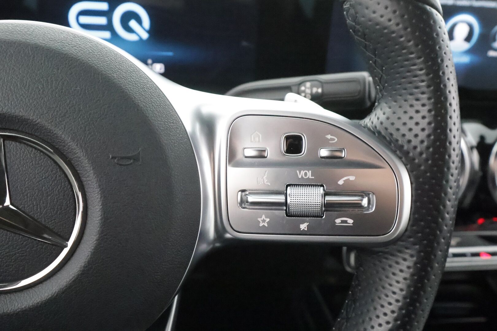 Mercedes-Benz EQA 2021 350 4MATIC Business Edition 1 - | DTR+ | Widescreen | Ambient | Sporttinahat | P.kamera | Navi | Apple & Android | Sähk. takaluukku | 