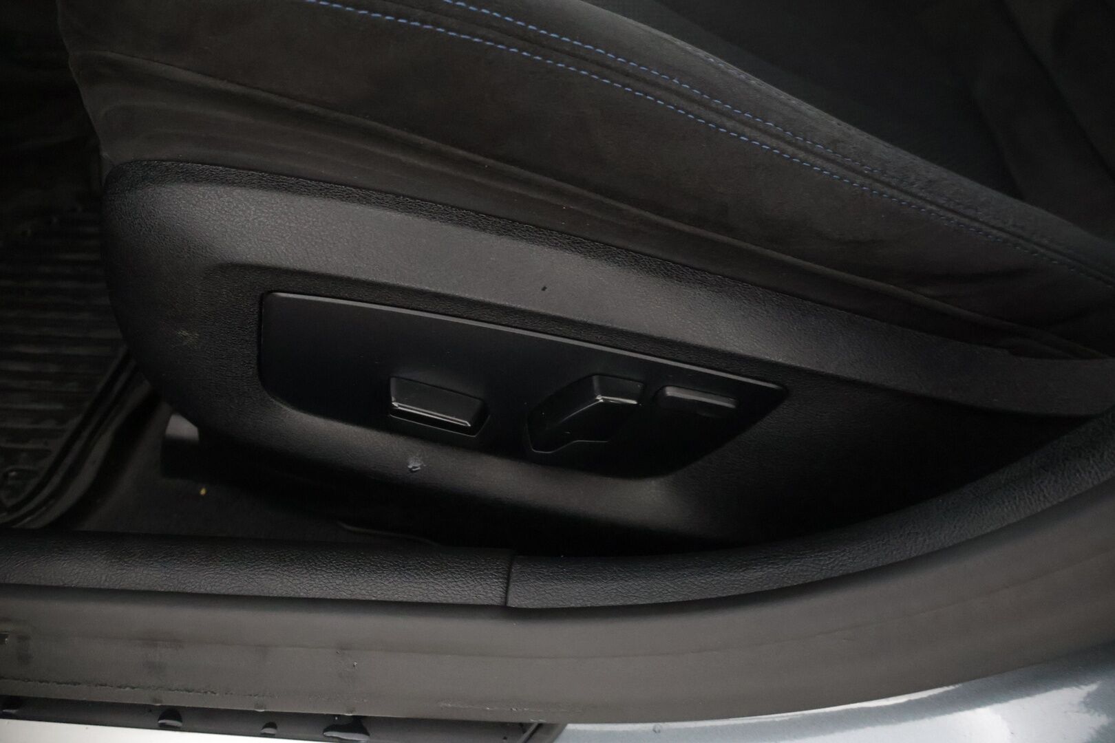 BMW 520 2021 G31 Touring A xDrive M-Sport MHEV LCI * Adapt. Cruise / Webasto / Hifi / Display Key / P.kamera / Prof. Navi / Koukku * - Kovilla Varusteilla / ACC / 21" Rautamon arvokkaat vanteet / Talveksi näyttävät M-Sport vanteet / M Sport / LED