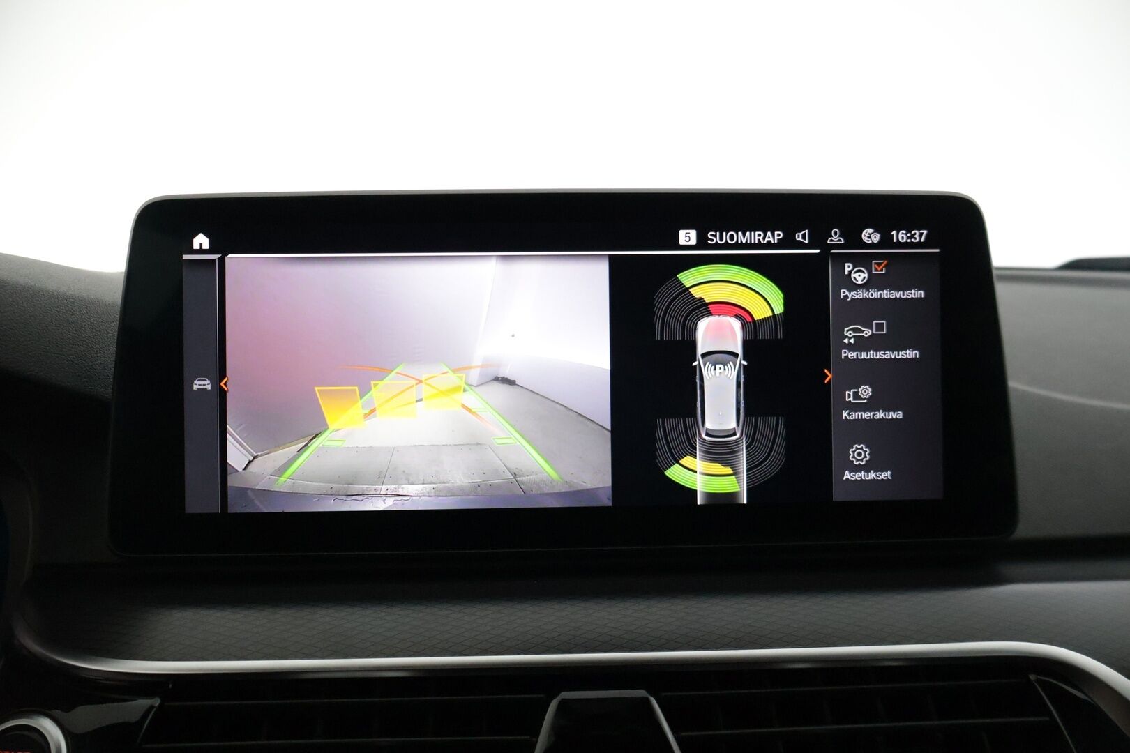 BMW 520 2021 G31 Touring A xDrive M-Sport MHEV LCI * Adapt. Cruise / Webasto / Hifi / Display Key / P.kamera / Prof. Navi / Koukku * - Kovilla Varusteilla / ACC / 21" Rautamon arvokkaat vanteet / Talveksi näyttävät M-Sport vanteet / M Sport / LED