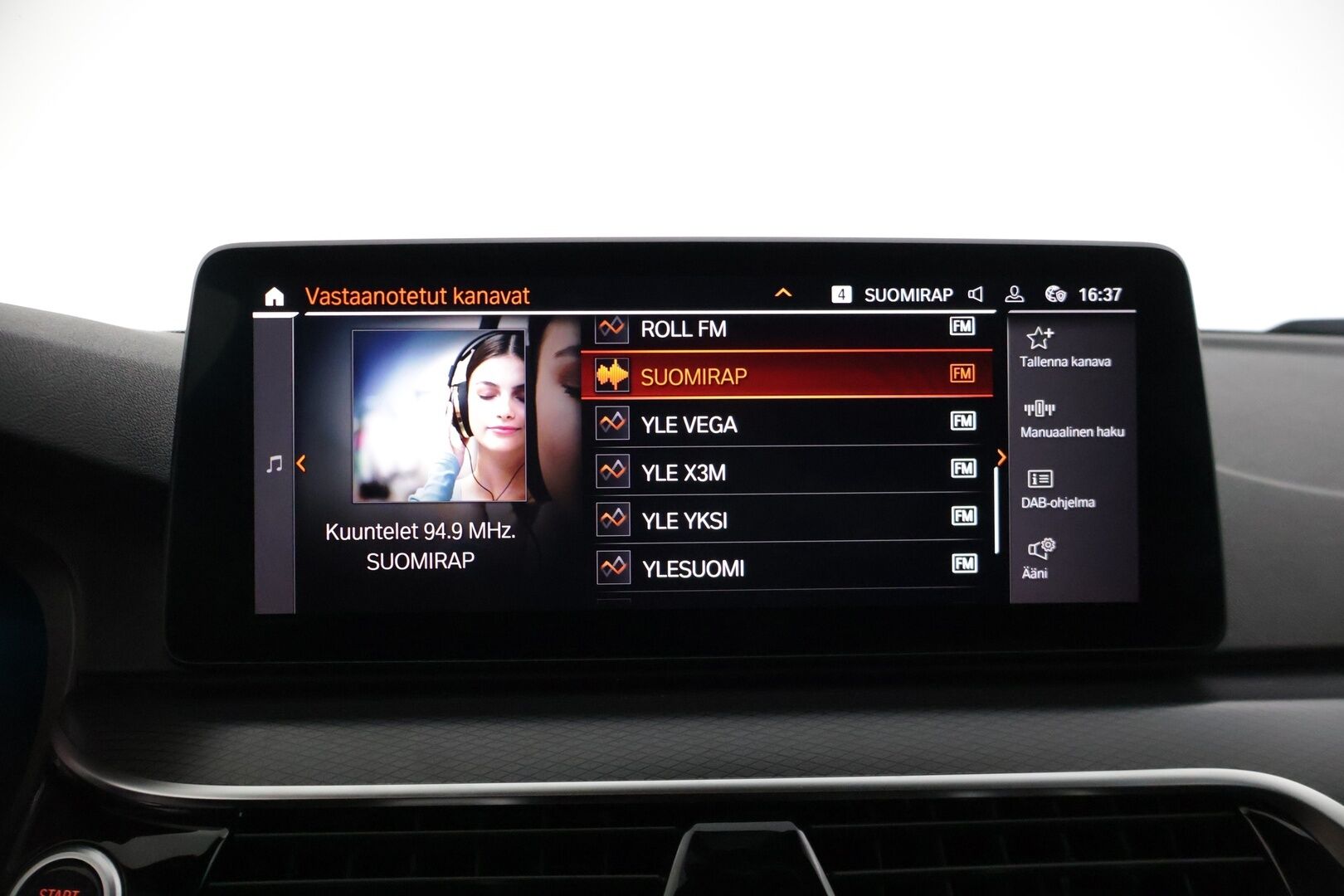 BMW 520 2021 G31 Touring A xDrive M-Sport MHEV LCI * Adapt. Cruise / Webasto / Hifi / Display Key / P.kamera / Prof. Navi / Koukku * - Kovilla Varusteilla / ACC / 21" Rautamon arvokkaat vanteet / Talveksi näyttävät M-Sport vanteet / M Sport / LED - HULLUT BLACKWEEK JATKOT - KORKOTARJOUS 2,49%