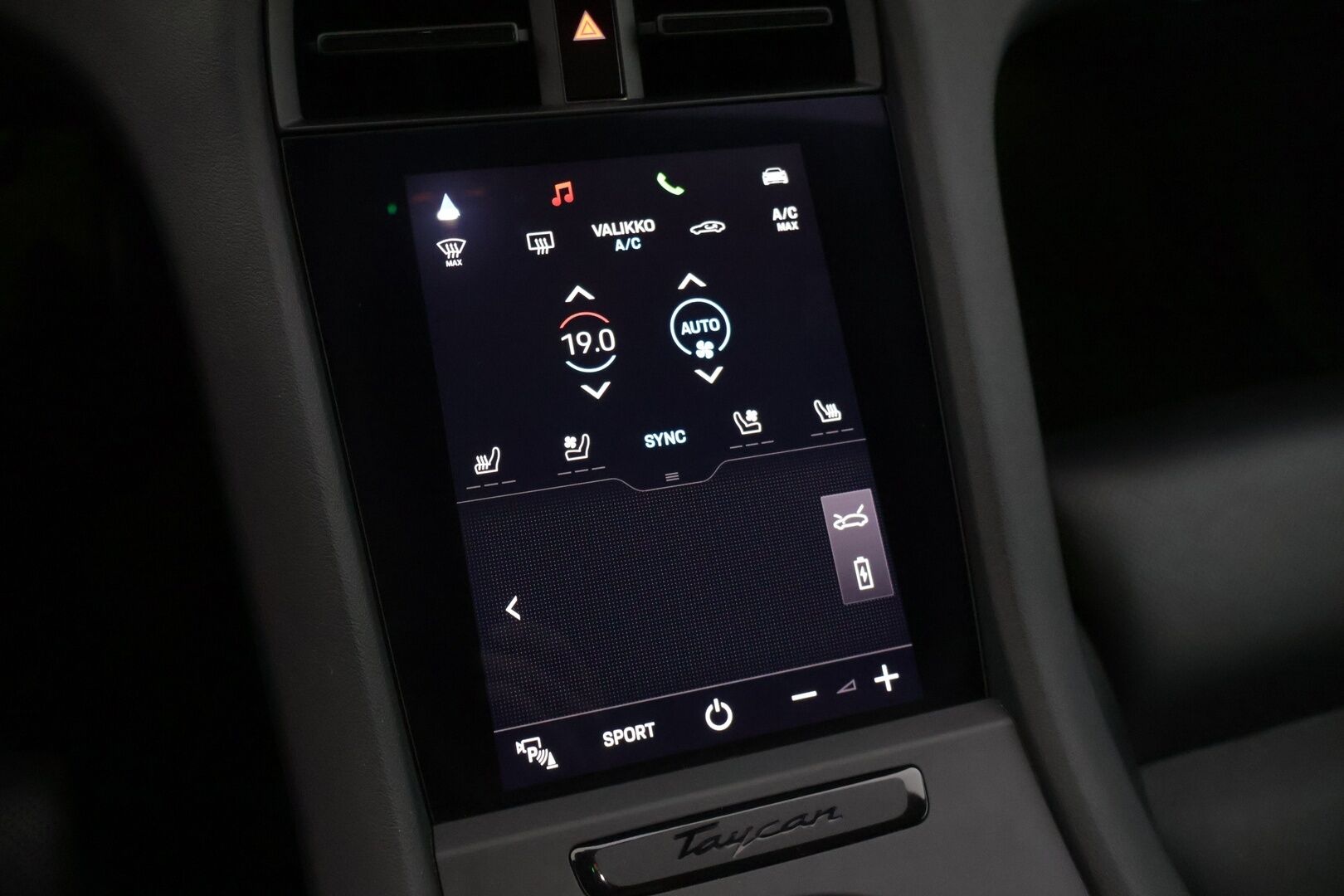 PORSCHE TAYCAN 2022 4 Cross Turismo * ILP / Bose / ACC / 14-suunt. ist. / P.kamera / Ilma-alusta / Ilmastoidut Sportnahat Muistilla / Navi / Keyless * - Näyttävällä ja harvinaisella erikoisvärillä! / 2x Latauskaapelit / Merkkihuollettu! - HULLUT BLACKWEEK JATKOT - KORKOTARJOUS 2,49%