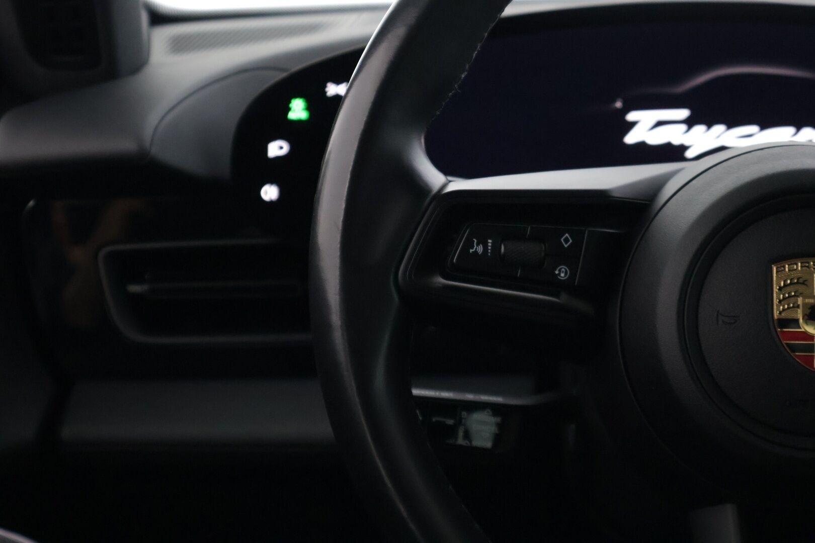 PORSCHE TAYCAN 2022 4 Cross Turismo * ILP / Bose / ACC / 14-suunt. ist. / P.kamera / Ilma-alusta / Ilmastoidut Sportnahat Muistilla / Navi / Keyless * - Näyttävällä ja harvinaisella erikoisvärillä! / 2x Latauskaapelit / Merkkihuollettu! - HULLUT BLACKWEEK JATKOT - KORKOTARJOUS 2,49%