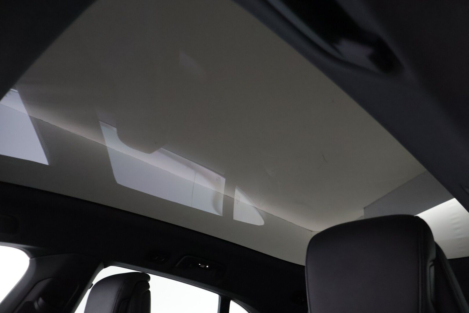 PORSCHE TAYCAN 2022 4 Cross Turismo * ILP / Bose / ACC / 14-suunt. ist. / P.kamera / Ilma-alusta / Ilmastoidut Sportnahat Muistilla / Navi / Keyless * - Näyttävällä ja harvinaisella erikoisvärillä! / 2x Latauskaapelit / Merkkihuollettu! - HULLUT BLACKWEEK JATKOT - KORKOTARJOUS 2,49%