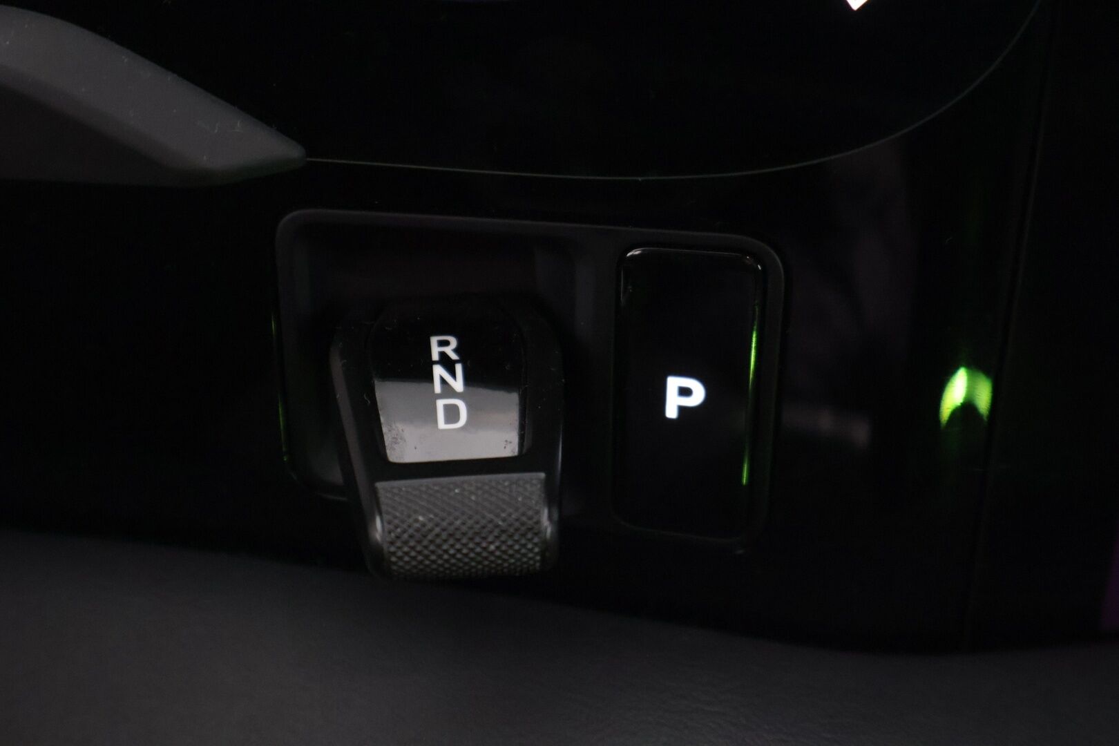 PORSCHE TAYCAN 2022 4 Cross Turismo * ILP / Bose / ACC / 14-suunt. ist. / P.kamera / Ilma-alusta / Ilmastoidut Sportnahat Muistilla / Navi / Keyless * - Näyttävällä ja harvinaisella erikoisvärillä! / 2x Latauskaapelit / Merkkihuollettu! - HULLUT BLACKWEEK JATKOT - KORKOTARJOUS 2,49%