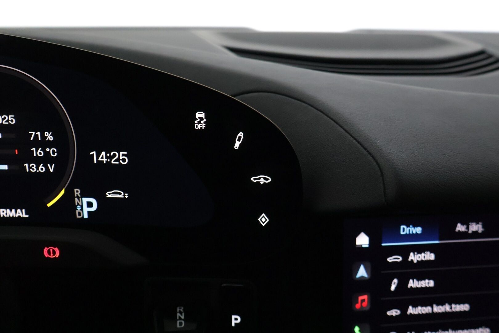 PORSCHE TAYCAN 2022 4 Cross Turismo * ILP / Bose / ACC / 14-suunt. ist. / P.kamera / Ilma-alusta / Ilmastoidut Sportnahat Muistilla / Navi / Keyless * - Näyttävällä ja harvinaisella erikoisvärillä! / 2x Latauskaapelit / Merkkihuollettu! - HULLUT BLACKWEEK JATKOT - KORKOTARJOUS 2,49%