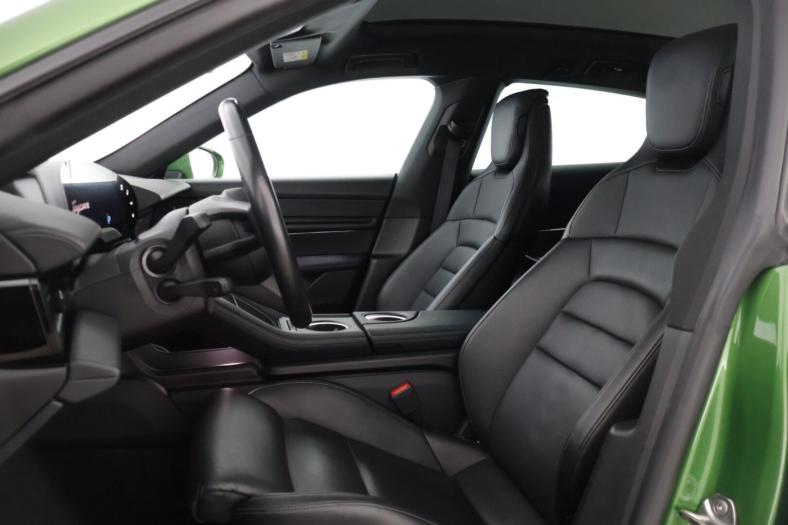 PORSCHE TAYCAN 2022 4 Cross Turismo * ILP / Bose / ACC / 14-suunt. ist. / P.kamera / Ilma-alusta / Ilmastoidut Sportnahat Muistilla / Navi / Keyless * - Näyttävällä ja harvinaisella erikoisvärillä! / 2x Latauskaapelit / Merkkihuollettu! - HULLUT BLACKWEEK JATKOT - KORKOTARJOUS 2,49%