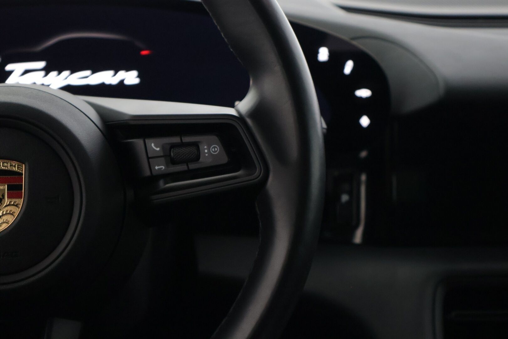 PORSCHE TAYCAN 2022 4 Cross Turismo * ILP / Bose / ACC / 14-suunt. ist. / P.kamera / Ilma-alusta / Ilmastoidut Sportnahat Muistilla / Navi / Keyless * - Näyttävällä ja harvinaisella erikoisvärillä! / 2x Latauskaapelit / Merkkihuollettu! - HULLUT BLACKWEEK JATKOT - KORKOTARJOUS 2,49%