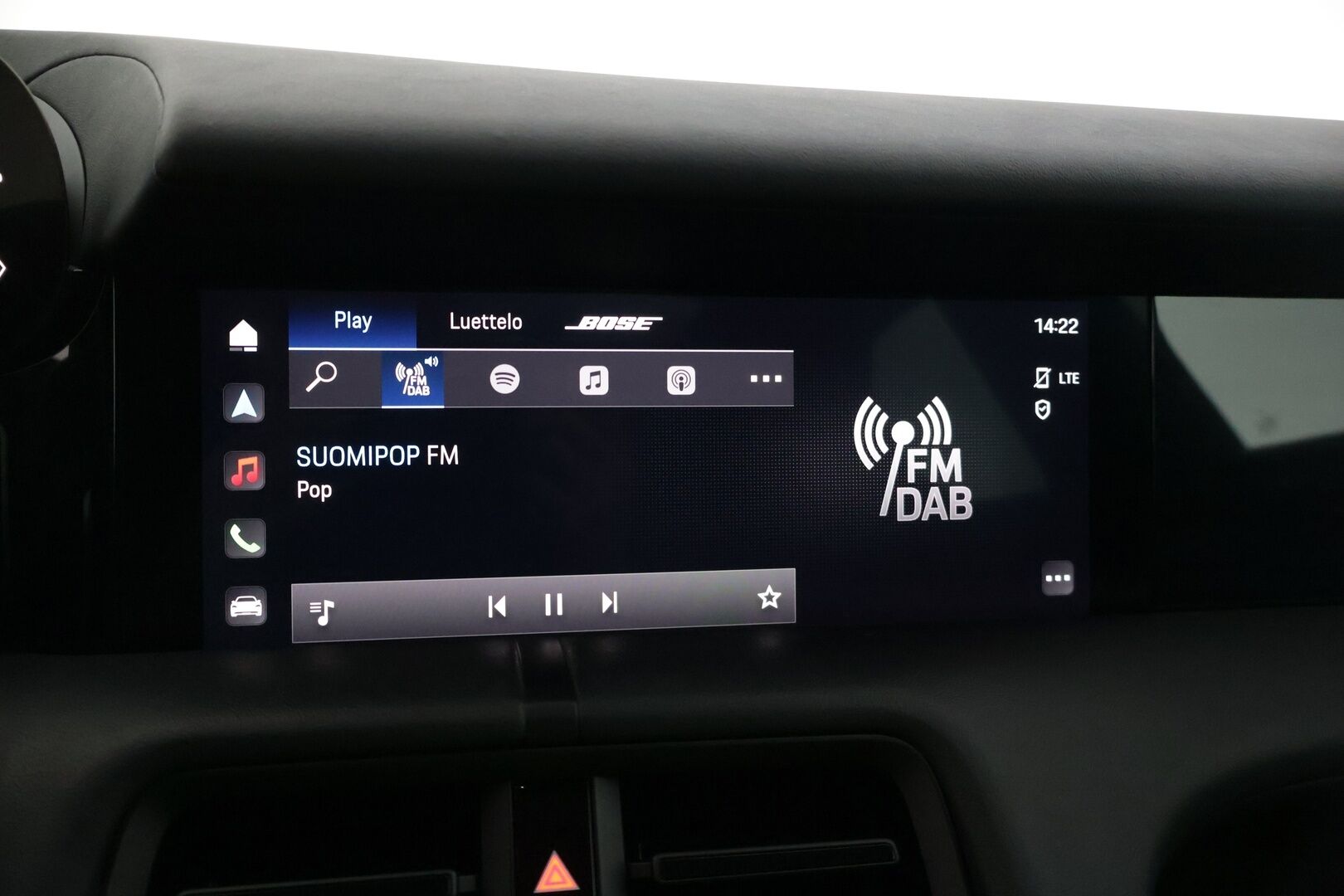 PORSCHE TAYCAN 2022 4 Cross Turismo * ILP / Bose / ACC / 14-suunt. ist. / P.kamera / Ilma-alusta / Ilmastoidut Sportnahat Muistilla / Navi / Keyless * - Näyttävällä ja harvinaisella erikoisvärillä! / 2x Latauskaapelit / Merkkihuollettu! - HULLUT BLACKWEEK JATKOT - KORKOTARJOUS 2,49%