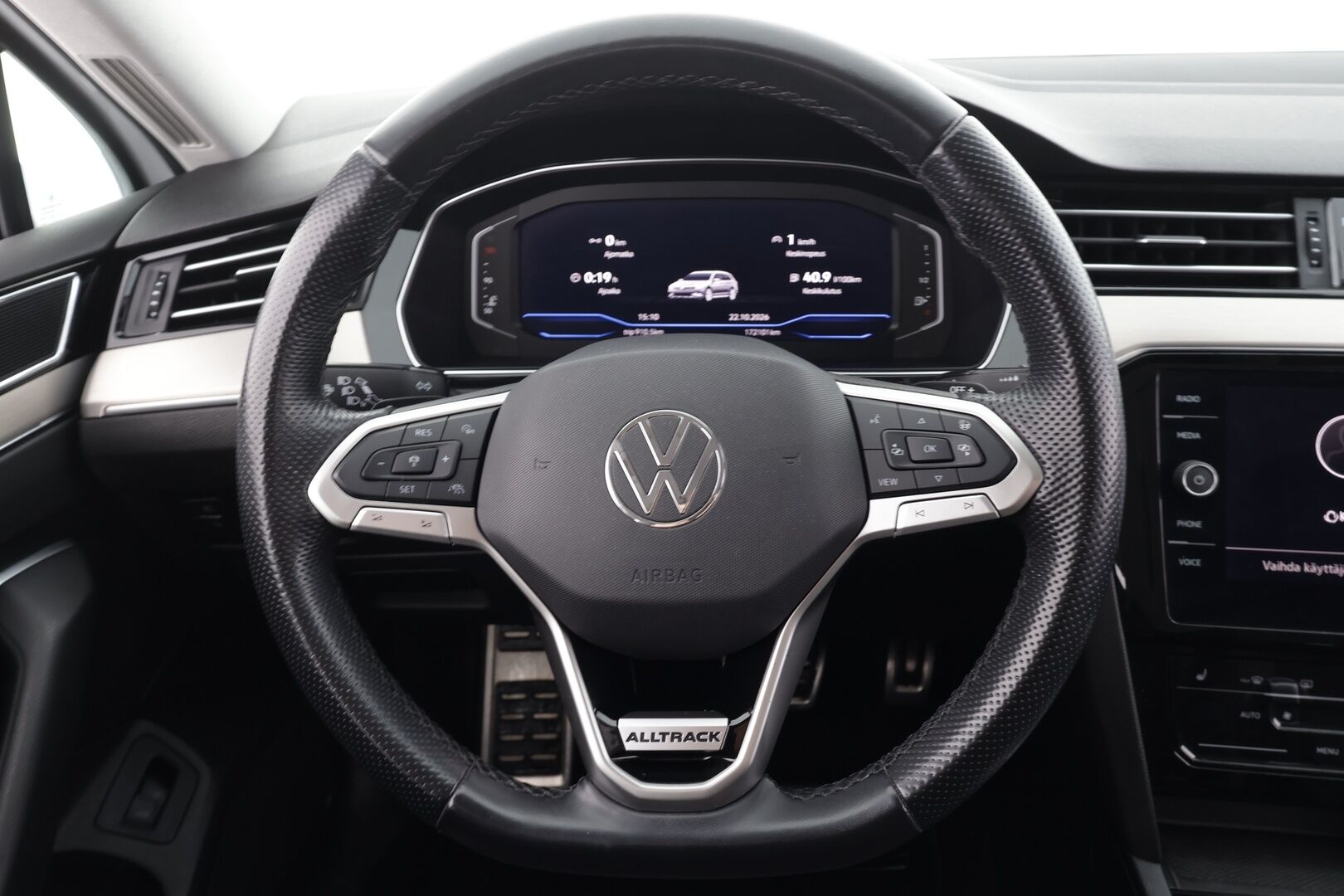VOLKSWAGEN PASSAT 2021 Variant Alltrack 2,0 TDI SCR 147 kW 4MOTION DSG - | ACC | Webasto | Koukku | IQ.Light | Digimittaristo | P.kamera | Travel Assist | P.kamera | Navi | Apple & Android | Ergocomfort | Merkkihuollot | - KORKO VAIN 3,99 %
