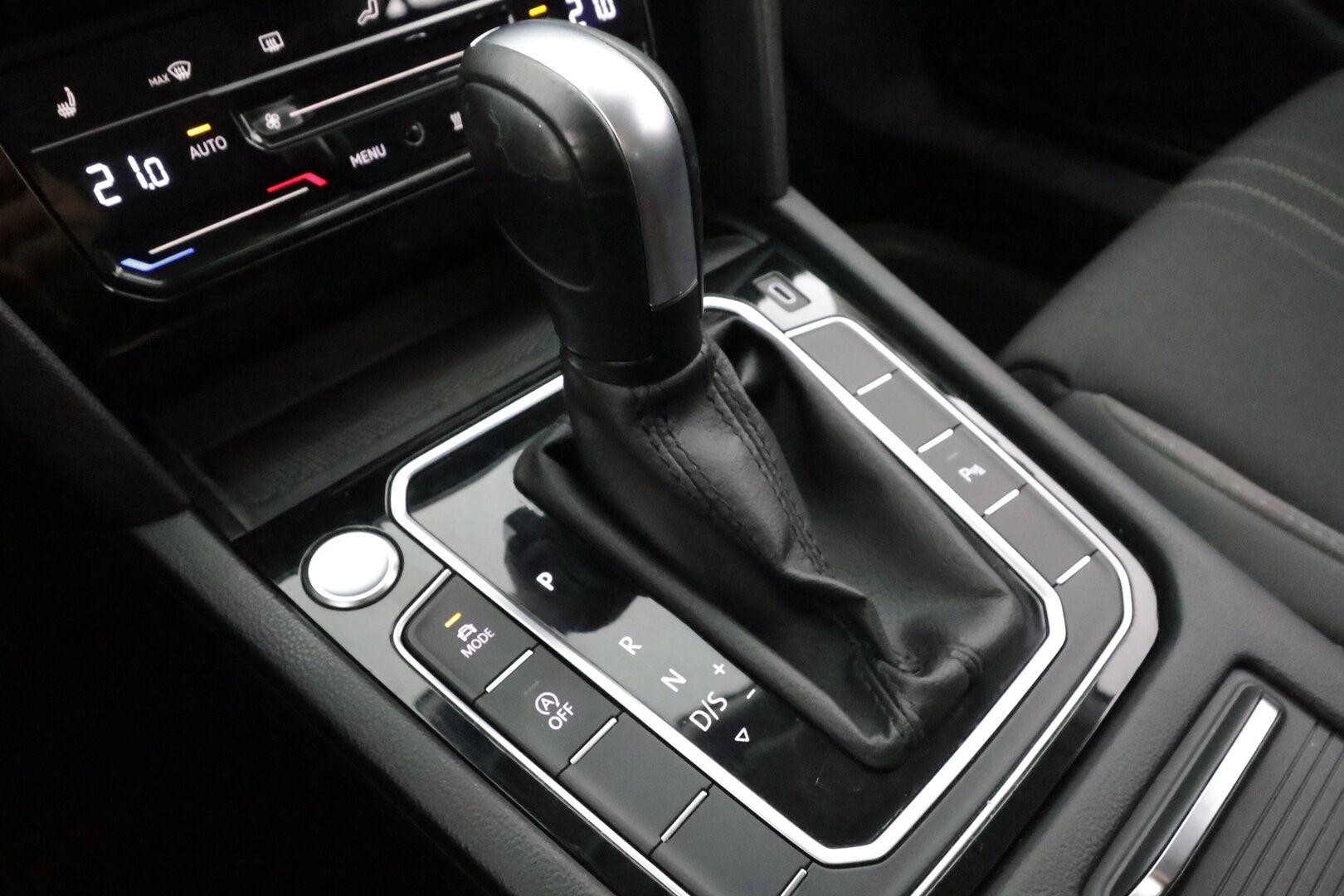 VOLKSWAGEN PASSAT 2021 Variant Alltrack 2,0 TDI SCR 147 kW 4MOTION DSG - | ACC | Webasto | Koukku | IQ.Light | Digimittaristo | P.kamera | Travel Assist | P.kamera | Navi | Apple & Android | Ergocomfort | Merkkihuollot | - KORKO VAIN 3,99 %