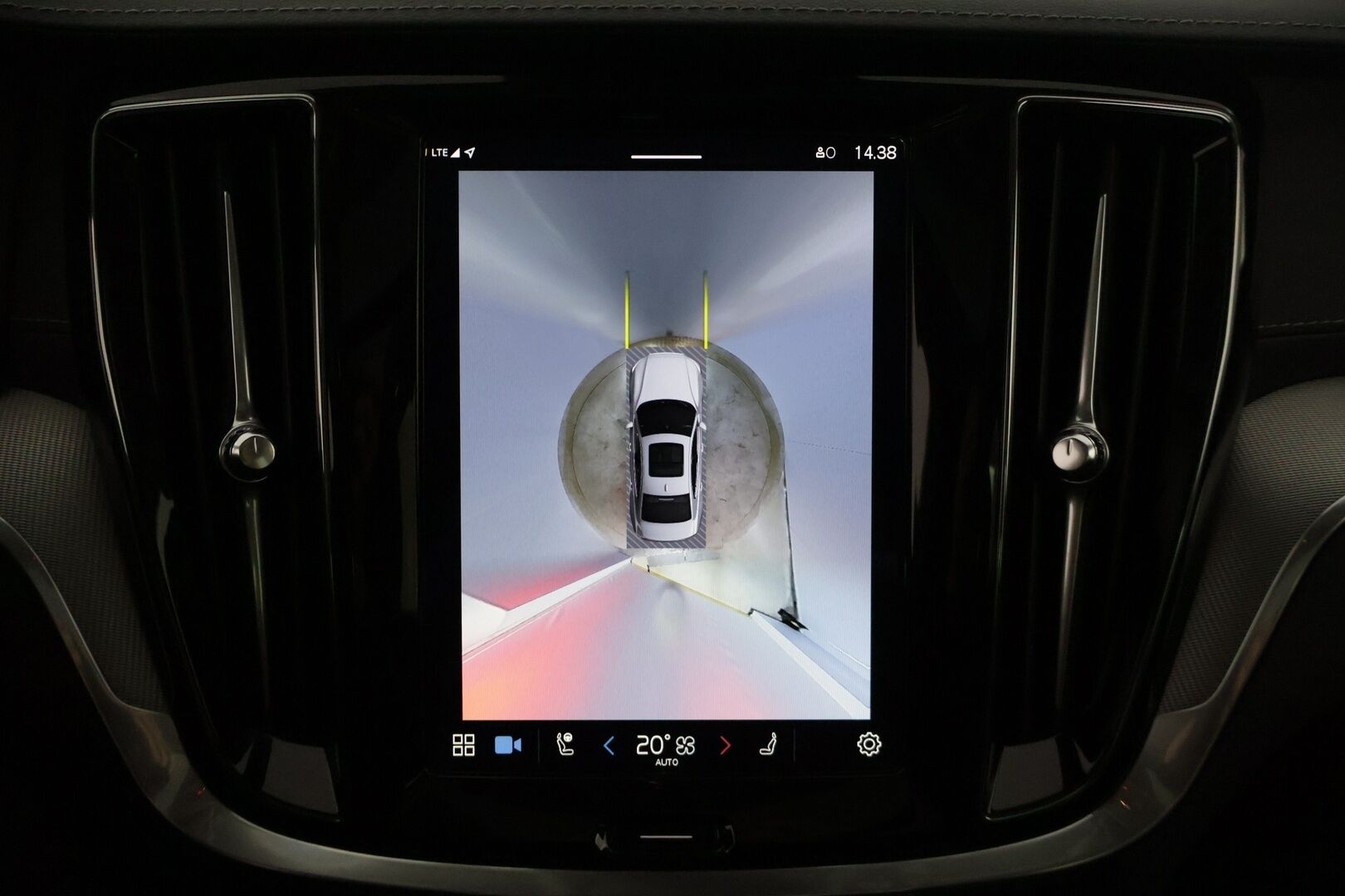 Volvo S60 2024 T8 AWD Long Range High Performance Ultimate Dark * ACC / HUD / Panorama / H&K / 360° / Muistipenkit / BLIS / Facelift / Full LED * - Akku kuntotarkastettu! / Merkkihuollettu - HULLUT JOULUT KORKOTARJOUS 2,49% 