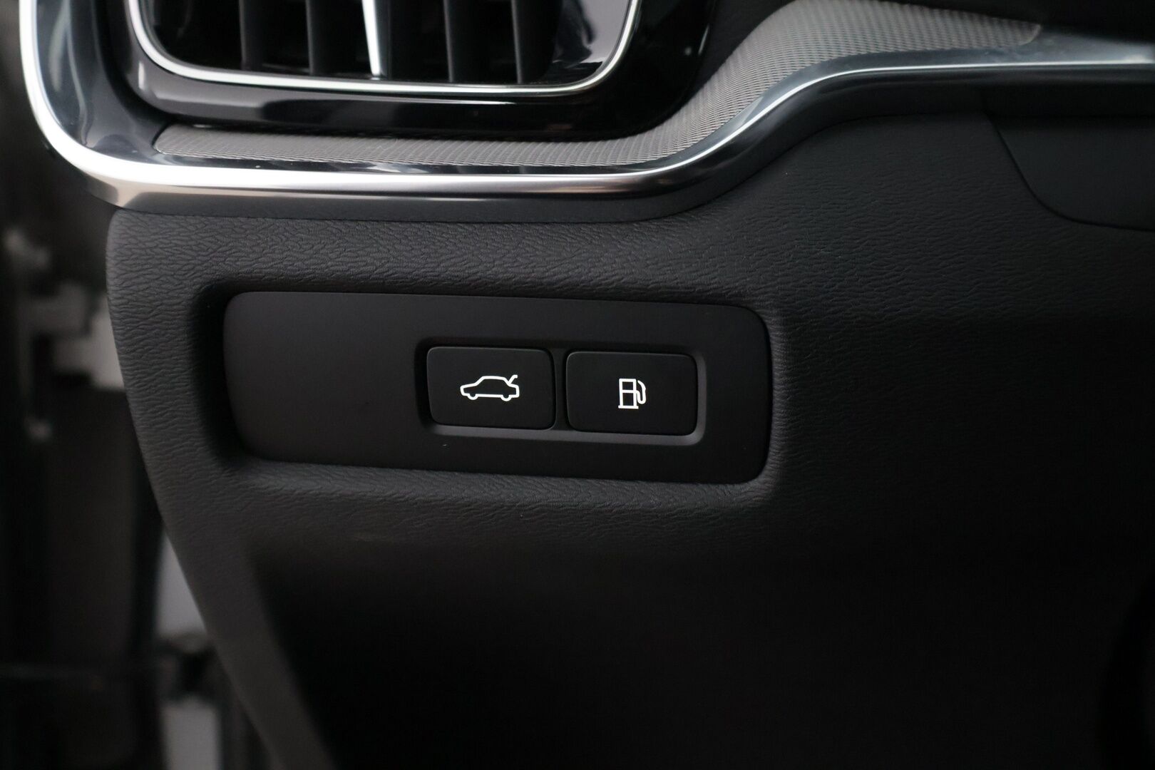 Volvo S60 2024 T8 AWD Long Range High Performance Ultimate Dark * ACC / HUD / Panorama / H&K / 360° / Muistipenkit / BLIS / Facelift / Full LED * - Akku kuntotarkastettu! / Merkkihuollettu - HULLUT JOULUT KORKOTARJOUS 2,49% 