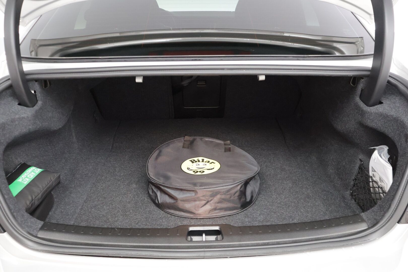 Volvo S60 2024 T8 AWD Long Range High Performance Ultimate Dark * ACC / HUD / Panorama / H&K / 360° / Muistipenkit / BLIS / Facelift / Full LED * - Akku kuntotarkastettu! / Merkkihuollettu - HULLUT JOULUT KORKOTARJOUS 2,49% 