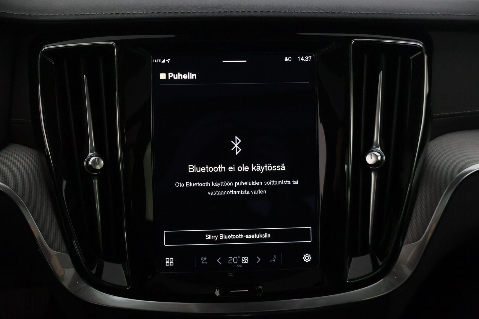 Volvo S60 2024 T8 AWD Long Range High Performance Ultimate Dark * ACC / HUD / Panorama / H&K / 360° / Muistipenkit / BLIS / Facelift / Full LED * - Akku kuntotarkastettu! / Merkkihuollettu - HULLUT JOULUT KORKOTARJOUS 2,49% 