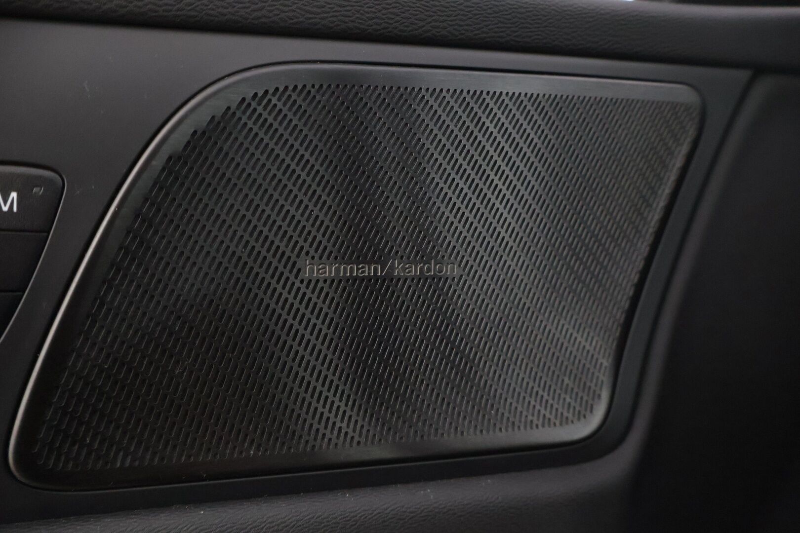 Volvo S60 2024 T8 AWD Long Range High Performance Ultimate Dark * ACC / HUD / Panorama / H&K / 360° / Muistipenkit / BLIS / Facelift / Full LED * - Akku kuntotarkastettu! / Merkkihuollettu - HULLUT JOULUT KORKOTARJOUS 2,49% 