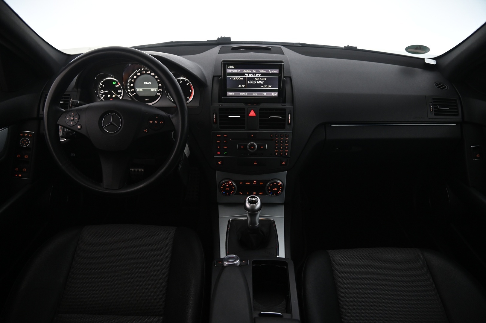 Mercedes-Benz C 2011 220 CDI AMG - Panorama | Navi | BT | Vakkari | 2x renkaat&alumiinivanteet 