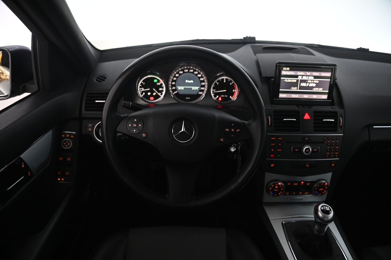 Mercedes-Benz C 2011 220 CDI AMG - Panorama | Navi | Koukku | BT | Vakkari | 2x renkaat&alumiinivanteet 