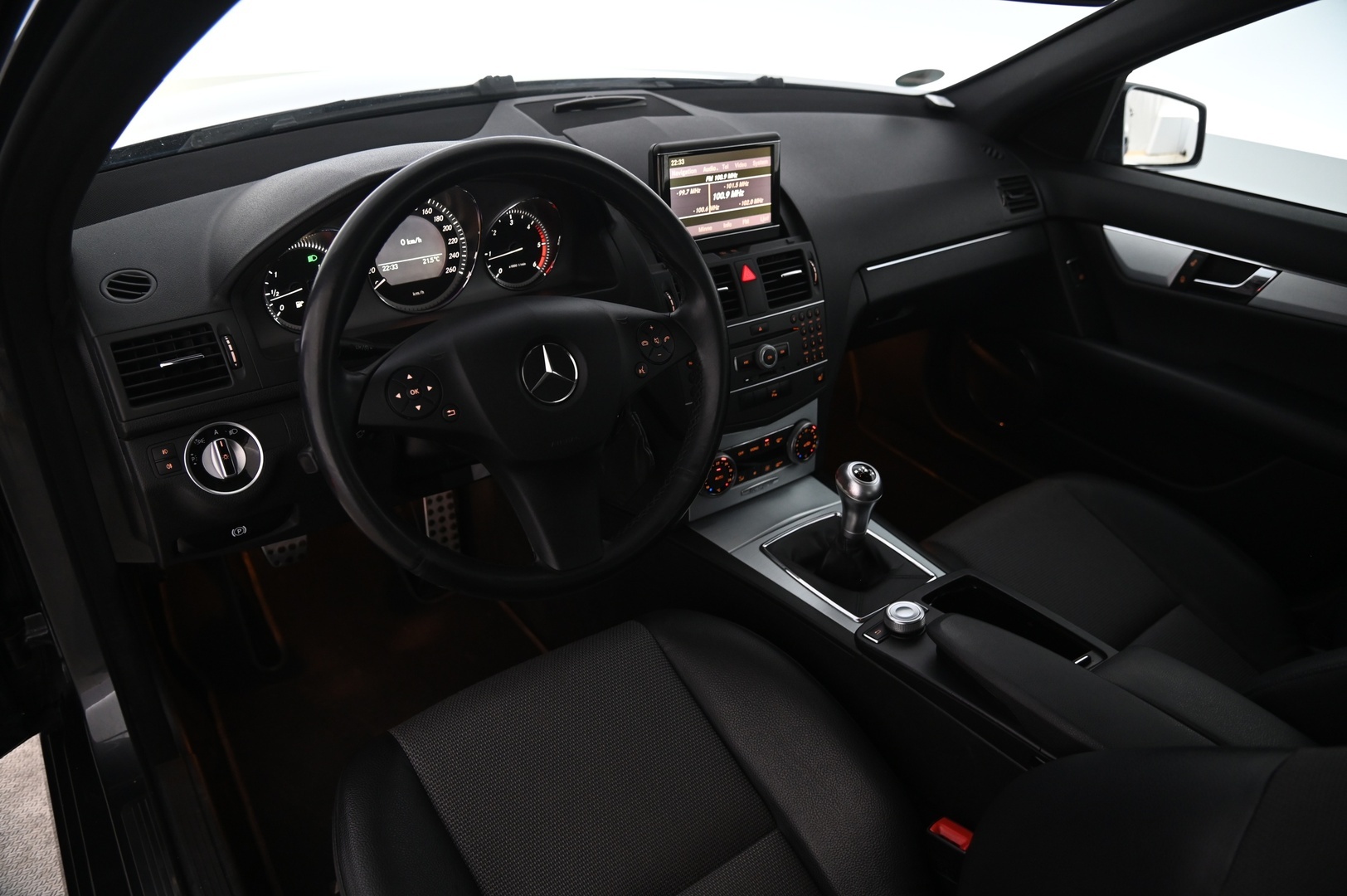 Mercedes-Benz C 2011 220 CDI AMG - Panorama | Navi | BT | Vakkari | 2x renkaat&alumiinivanteet 