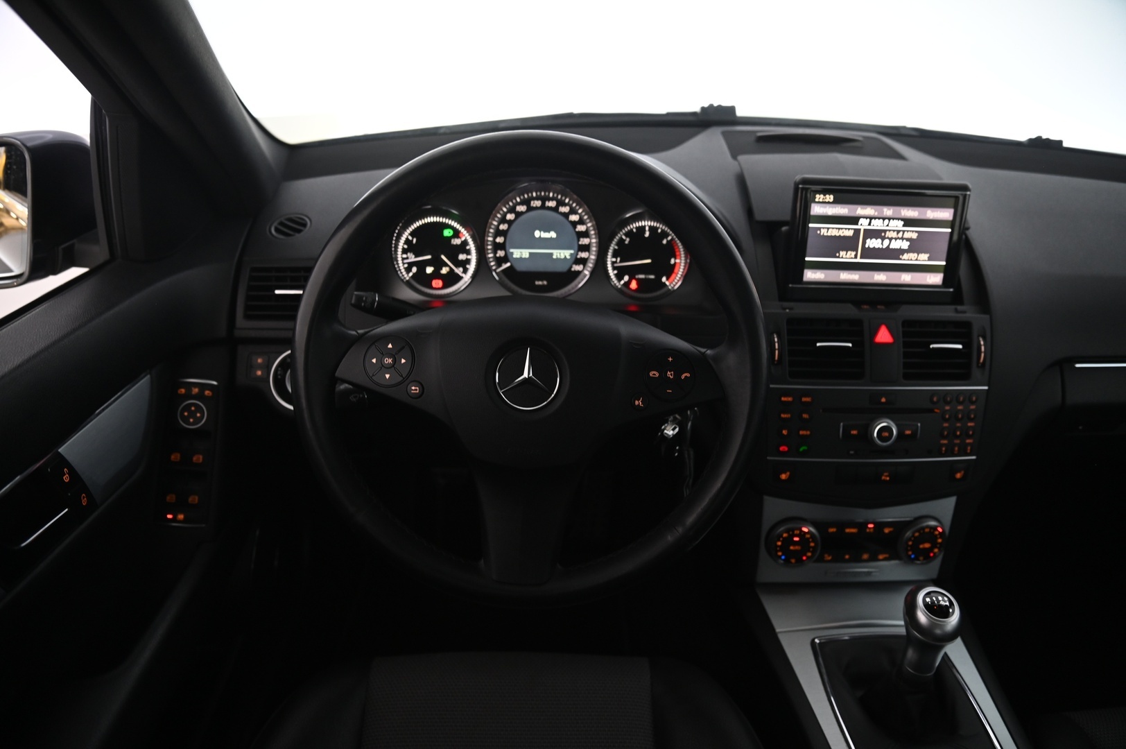 Mercedes-Benz C 2011 220 CDI AMG - Panorama | Navi | BT | Vakkari | 2x renkaat&alumiinivanteet 