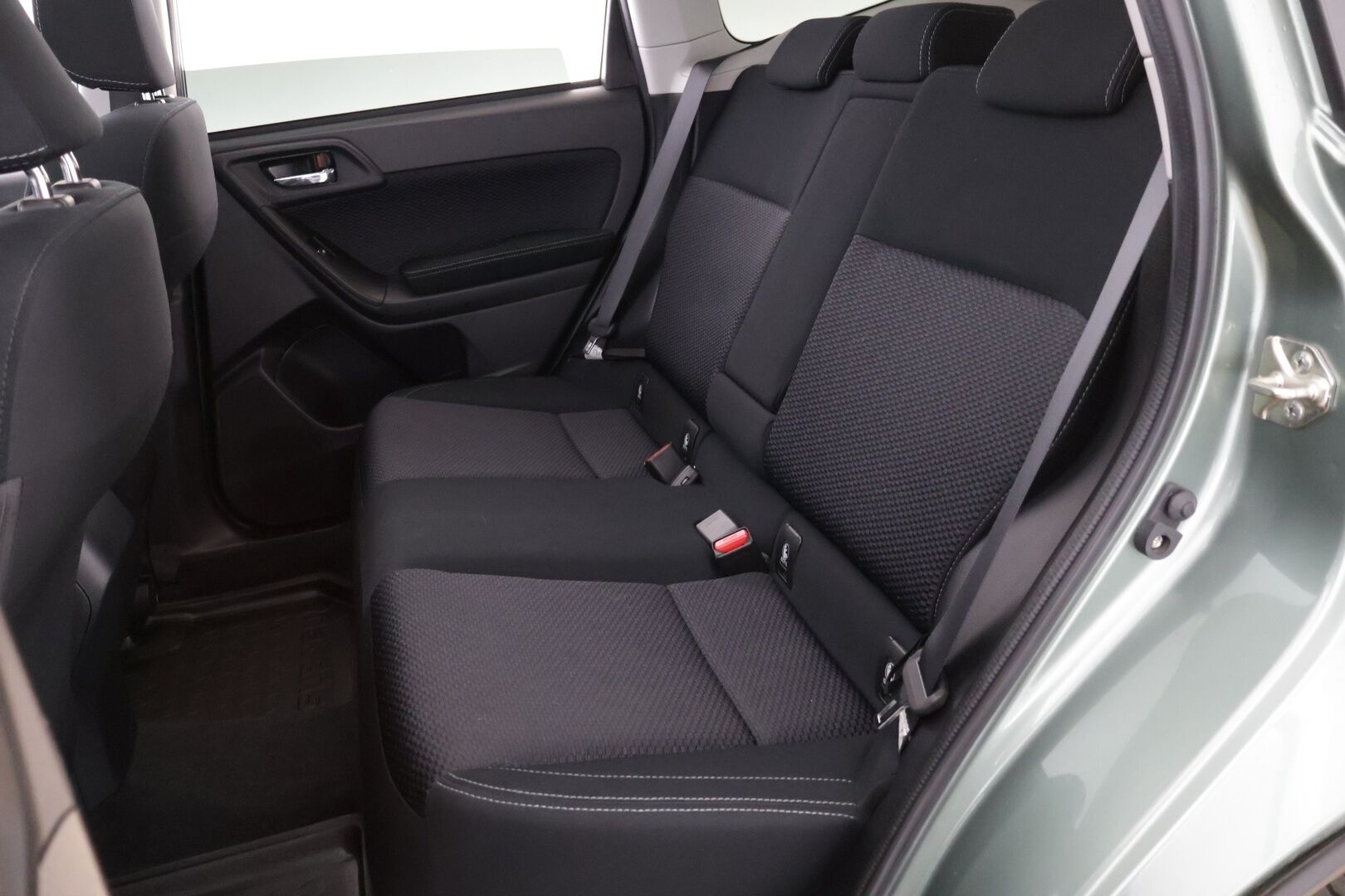 Subaru Forester 2017 2,0i Exclusive - Vakkari | Vetokoukku | Kamera | Kattoluukku | Aito neliveto