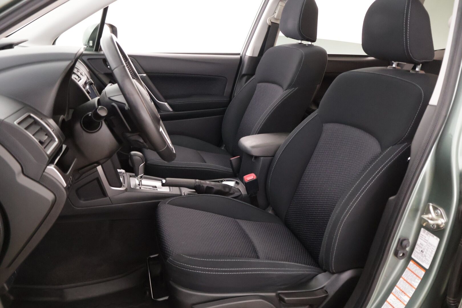Subaru Forester 2017 2,0i Exclusive - Vakkari | Vetokoukku | Kamera | Kattoluukku | Aito neliveto