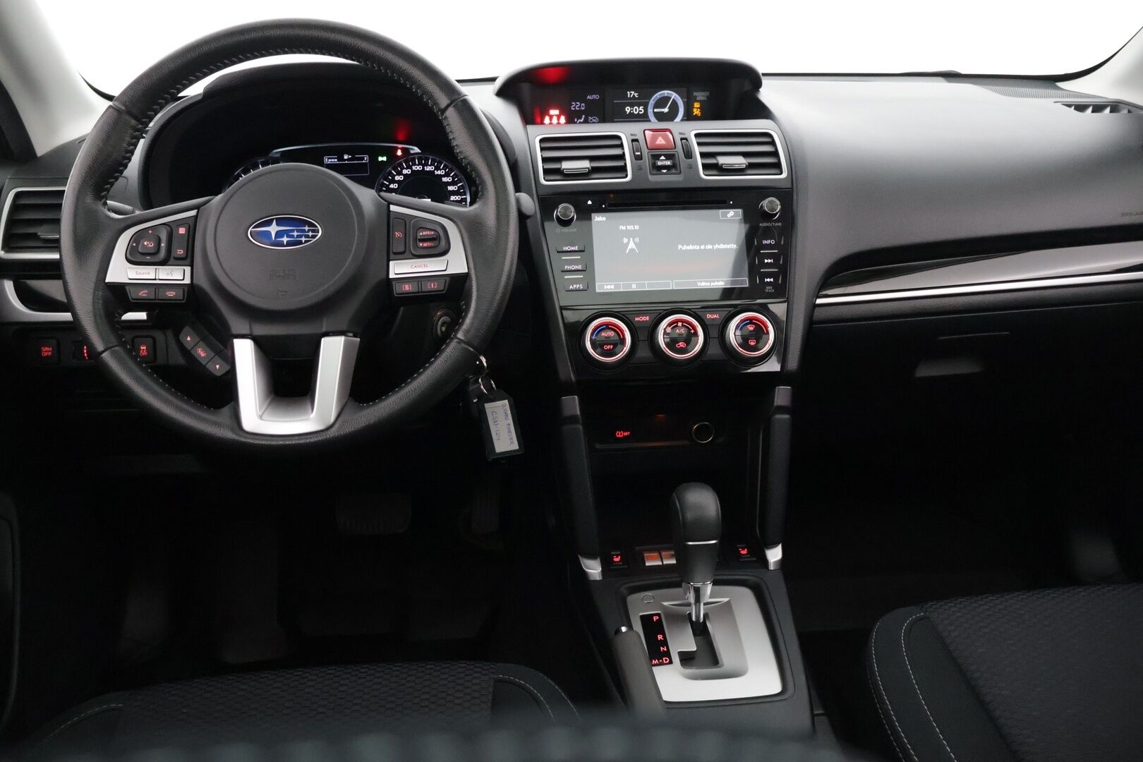 Subaru Forester 2017 2,0i Exclusive - Vakkari | Vetokoukku | Kamera | Kattoluukku | Aito neliveto