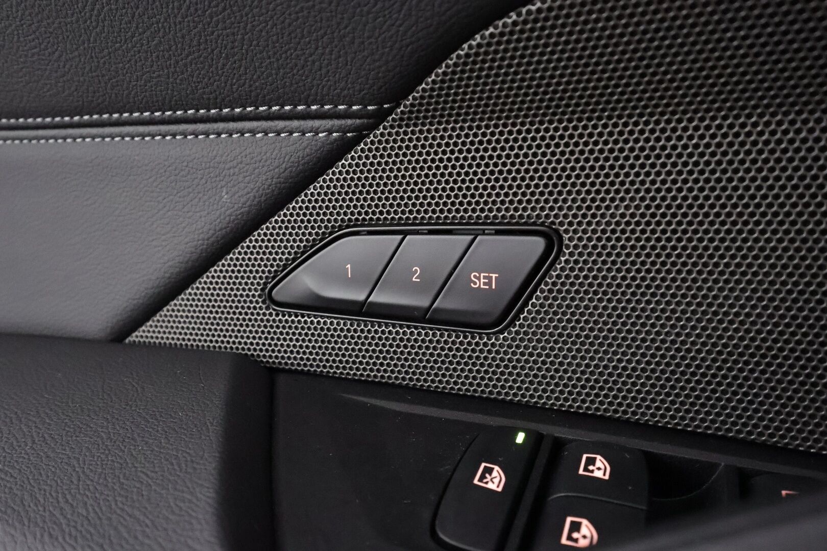 BMW I4 M60 2025 xDrive Fully Charged - | ACC | Koukku | Lisälämmitin | 360-Kamera | H/K | HUD | Widescreen | Muistipenkki | 1.Om Suomi-auto | Kahdet Renkaat | Merkkihuollettu |