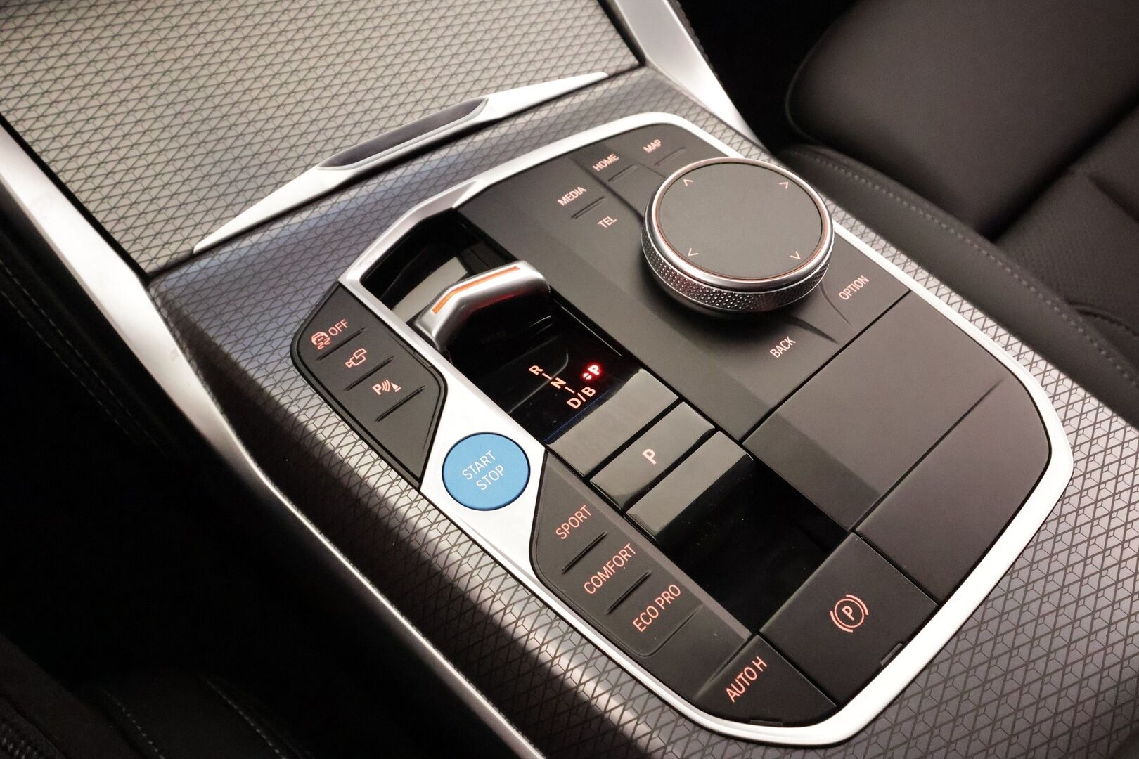 BMW I4 M60 2025 xDrive Fully Charged - | ACC | Koukku | Lisälämmitin | 360-Kamera | H/K | HUD | Widescreen | Muistipenkki | 1.Om Suomi-auto | Kahdet Renkaat | Merkkihuollettu |