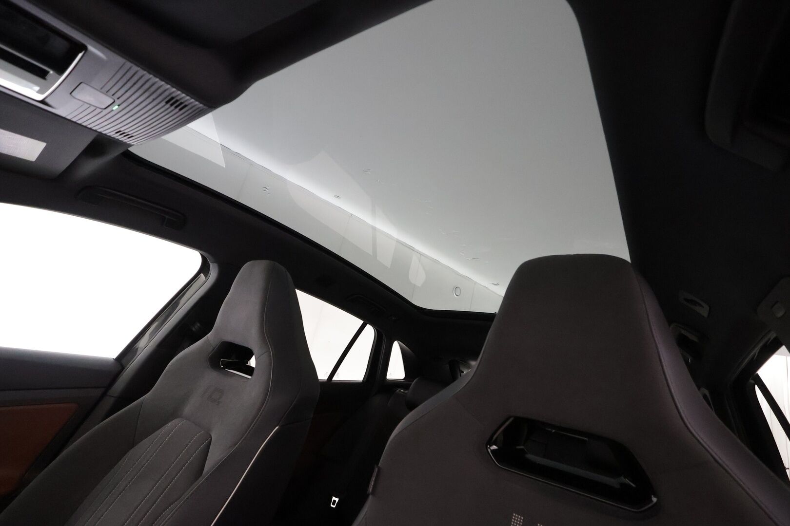 Volkswagen ID.4 2021 Pro Performance 150 kW, akku 77 kWh - | ACC | ILP | Koukku | Lasikatto | HUD | Matrix-LED | Hierovat muistipenkit | 360-Kamera | Puolinahat | Navi | Keyless | Kahdet Renkaat |