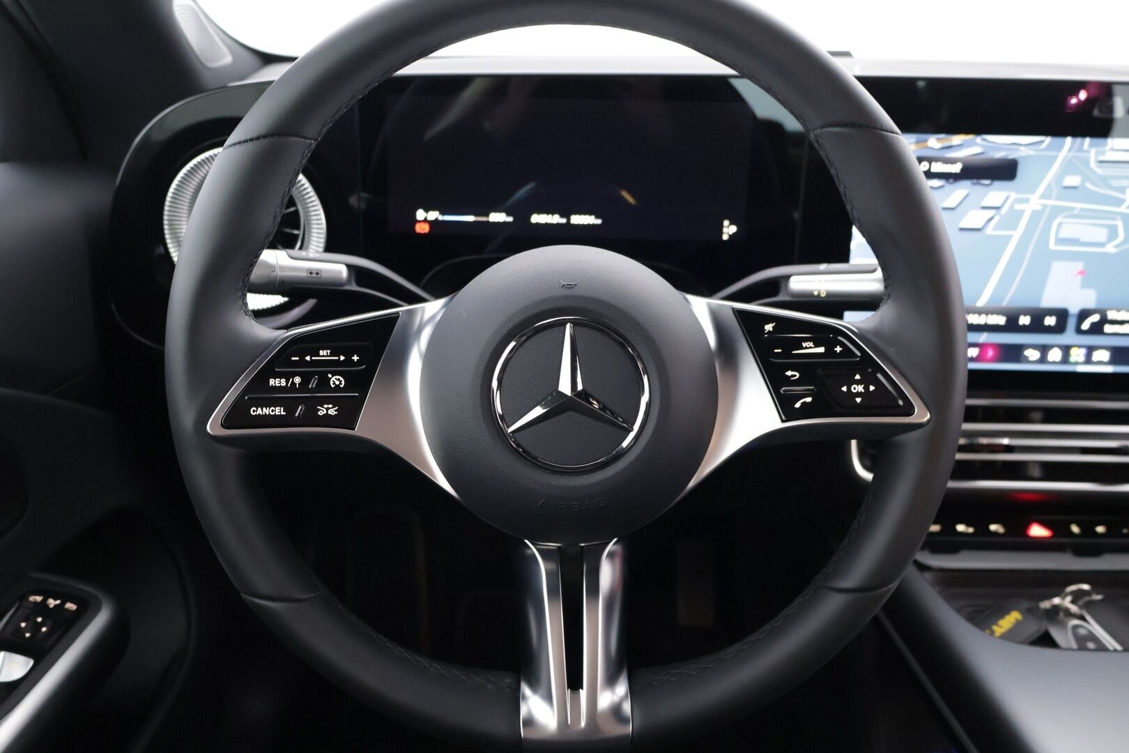 Mercedes-Benz CLA 2026 250+ Launch Edition - Lasikatto | Hierovat etuistuimet | LED | Blis | ILP | P.kamera | Distronic plus  | 792 km WLTP