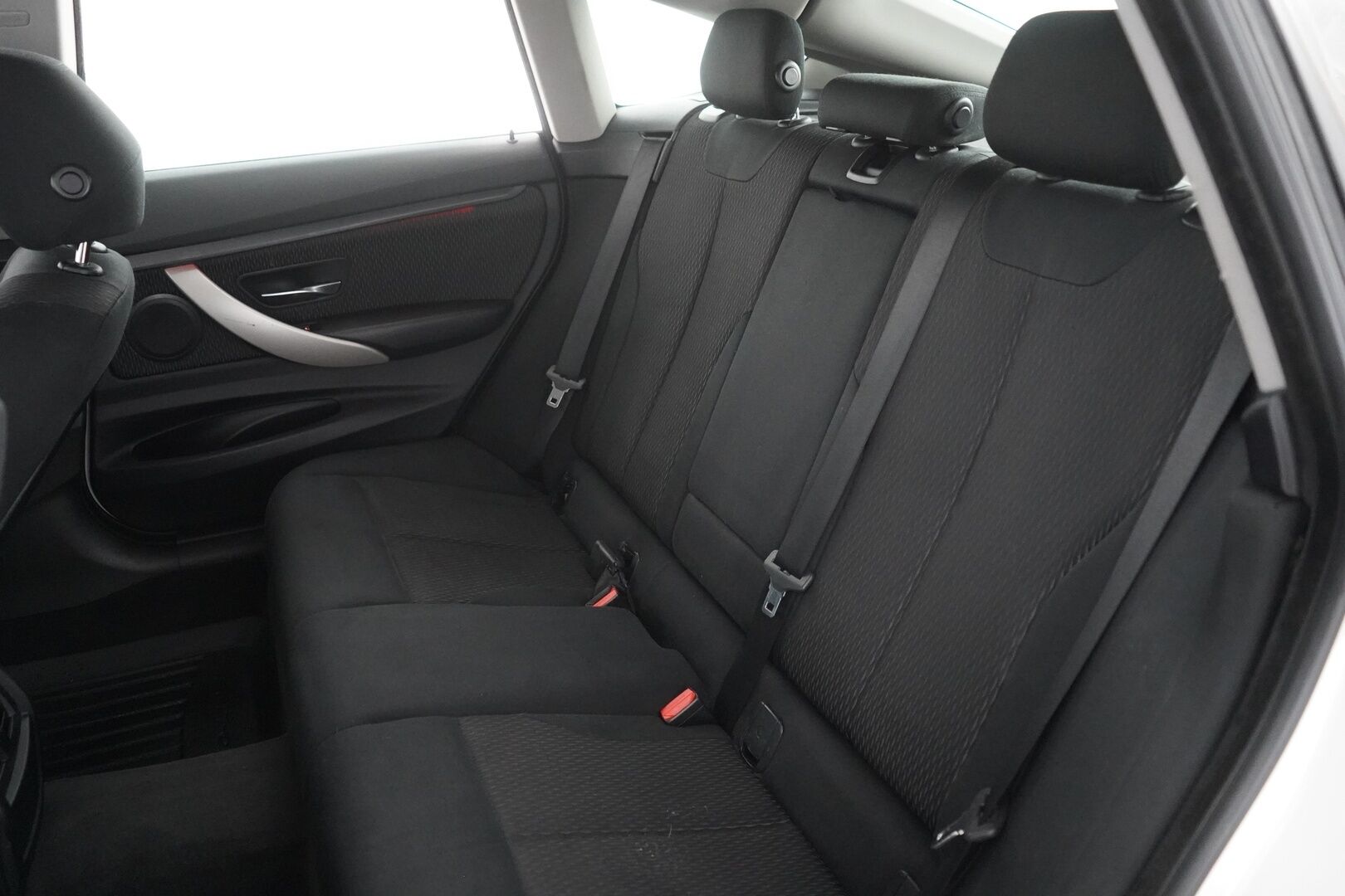 BMW 320 Gran Turismo 2015 F34 Gran Turismo 320i TwinPower Turbo A Limited xDrive Edition - KATSO HINTA! | JUURI HUOLLETTU | Suomi-auto | Kahdet renkaat aluvantein | P.Tutka | Lohko+sisähaara | Bluethoot | Vakkari | Sähkökontti