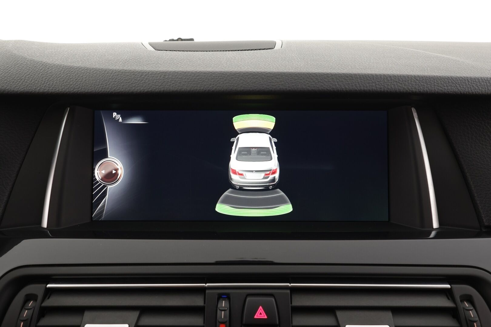 BMW 520 2015 F10 Sedan 520d A xDrive M-Sport * Vakkari / Lohko / Adapt LED / P.Tutkat / Sporttipenkit / Hifi * - Suomi-auto / Kahdet Renkaat - HULLUT AVAJAISHULINAT KORKOTARJOUS 3,29 %