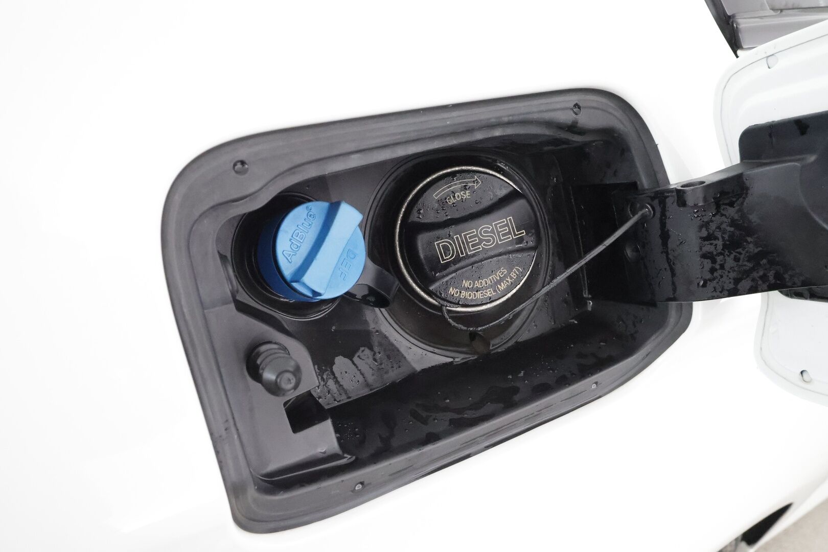 BMW 520 2015 F10 Sedan 520d A xDrive LCI M-Sport *Adapt.vakkari / HUD / Digimittaristo / H&K / Adapt.LED / Prof.Navi / Kysy lisää! * - *Harvinaisen hyvällä varustuksella oleva F10 520d  / Erittäin siisti kokonaisuus* - HULLUT AVAJAISHULINAT KORKOTARJOUS 3,29 %