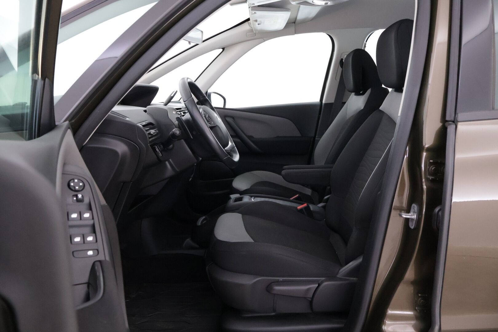 Citroen C4 Picasso 2015 e-HDi 115 Confort ETG6 Automaatti - YritysOutlet - Myydään vain yrityksille - Webasto kaukosäätimellä / Hyvä huoltohistoria