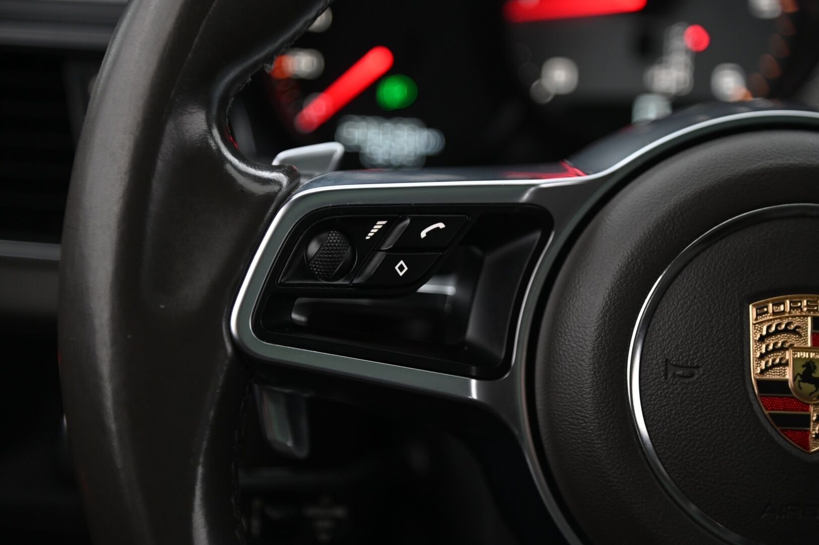 Porsche Macan 2014 S Diesel*Burmester / ACC / Panorama / P.Kamera / Navi / PASM * - *Huippu varusteet / Merkkihuollettu / 2x Porsche vanteet / Juuri katsastettu*