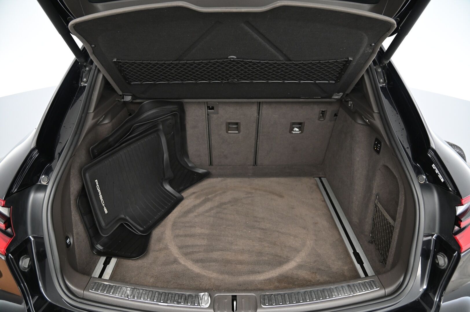 Porsche Macan 2014 S Diesel*Burmester / ACC / Panorama / P.Kamera / Navi / PASM * - *Huippu varusteet / Merkkihuollettu / 2x Porsche vanteet / Juuri katsastettu*