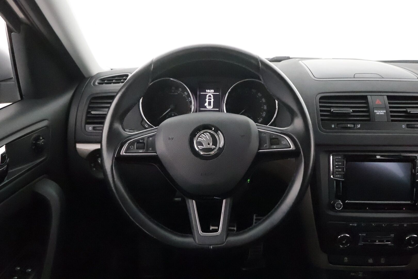 Skoda Yeti 2015 Outdoor 2,0 TDI 140 4x4 Elegance DSG **Suomi-auto / Facelift / Lohko / Vakkari / Xenon / Mirrorlink / Keyless**