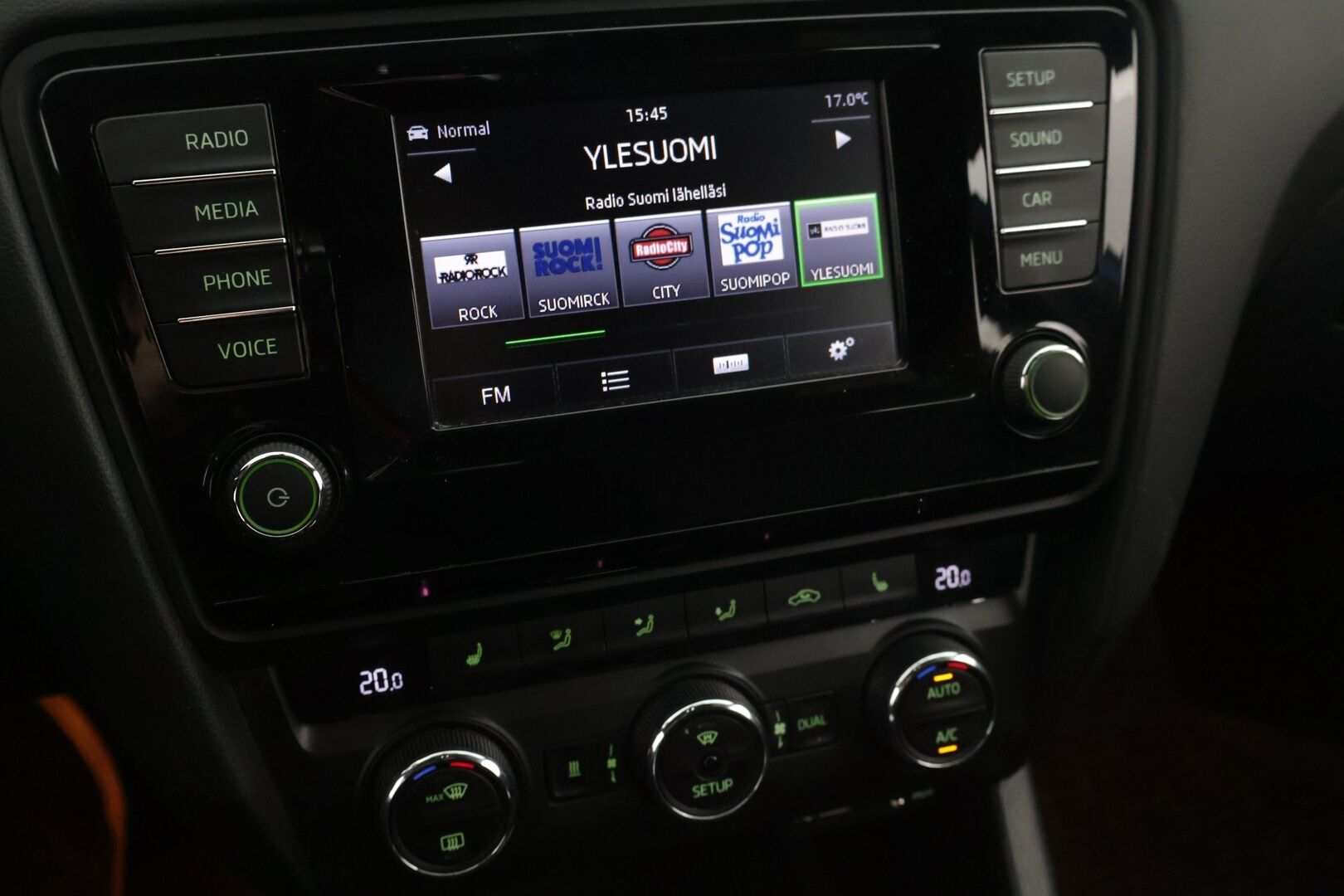 Skoda Octavia 2015 Combi 2.0 TDI RS Challenge DSG - ACC | Webasto | Vetokoukku | Winter paketti | Keyless | Juuri katsastettu