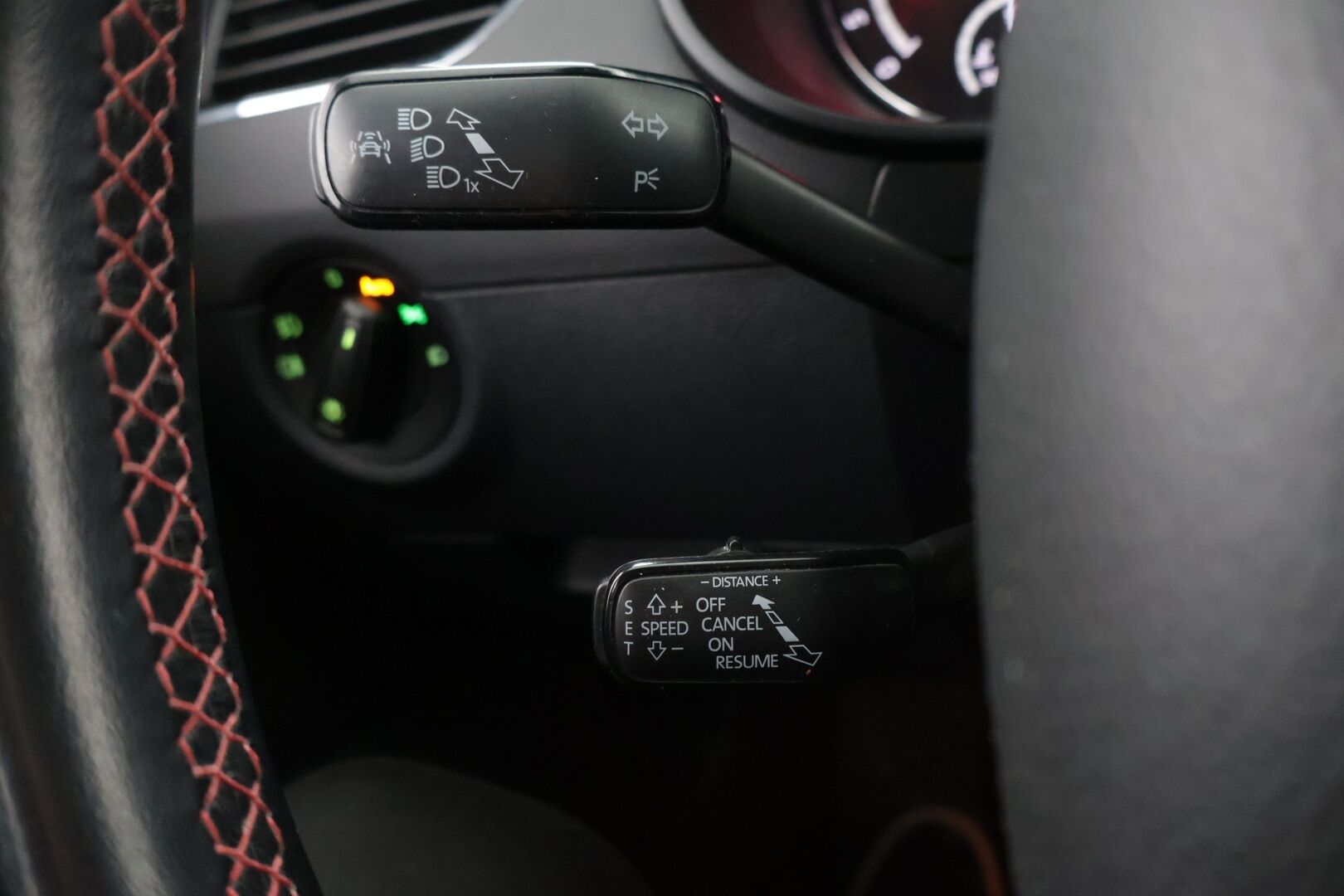 Skoda Octavia 2015 Combi 2.0 TDI RS Challenge DSG - ACC | Webasto | Vetokoukku | Winter paketti | Keyless | Juuri katsastettu