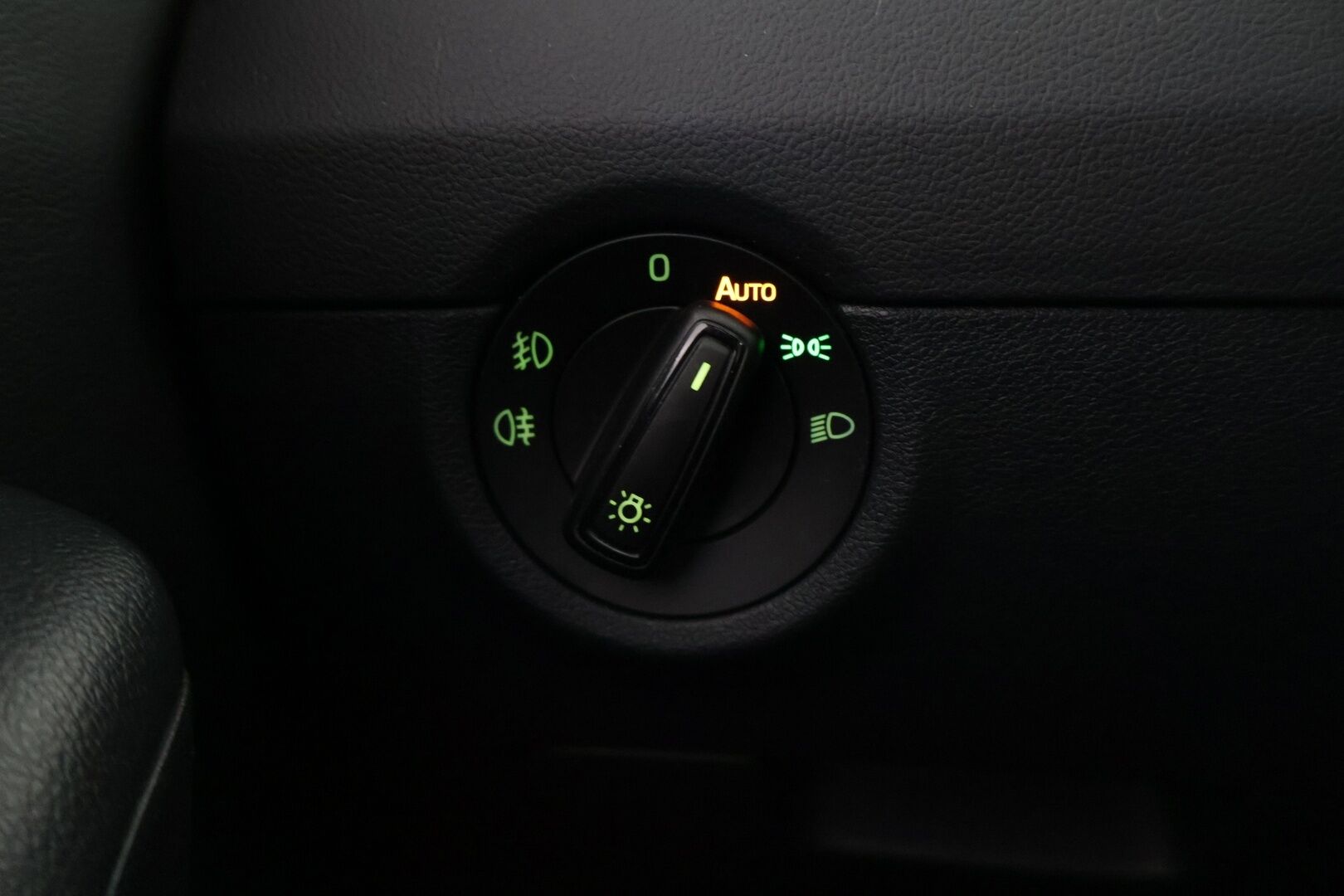 Skoda Octavia 2015 Combi 2.0 TDI RS Challenge DSG - ACC | Webasto | Vetokoukku | Winter paketti | Keyless | Juuri katsastettu