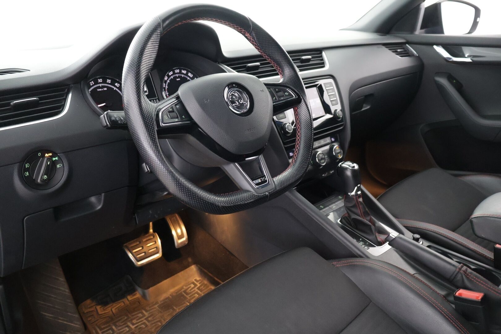 Skoda Octavia 2015 Combi 2.0 TDI RS Challenge DSG - ACC | Webasto | Vetokoukku | Winter paketti | Keyless | Juuri katsastettu
