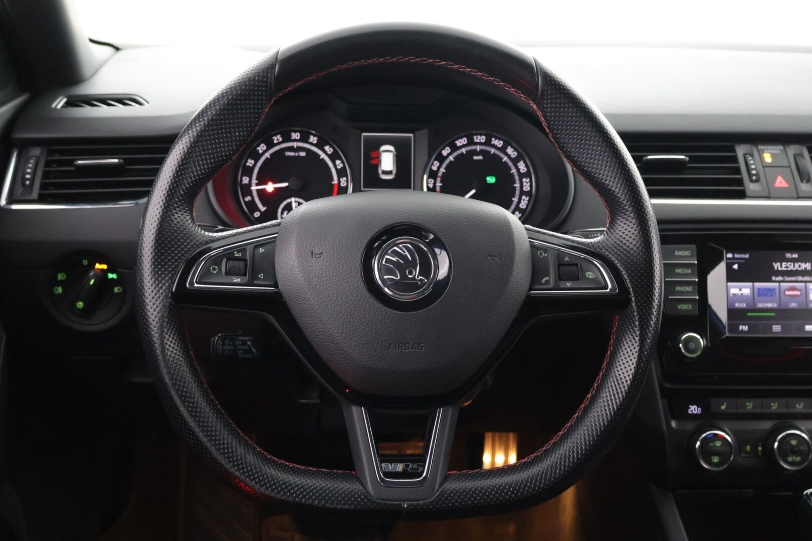 Skoda Octavia 2015 Combi 2.0 TDI RS Challenge DSG - ACC | Webasto | Vetokoukku | Winter paketti | Keyless | Juuri katsastettu