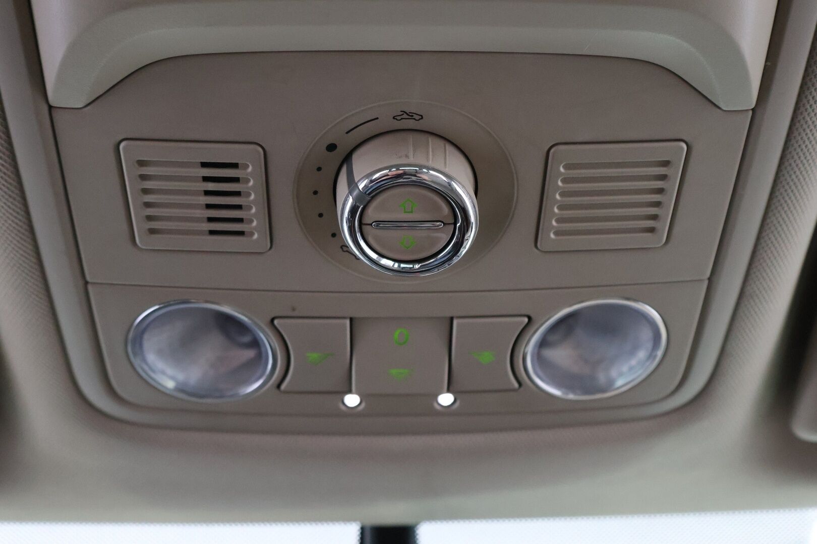 Skoda Octavia 2015 Combi 1,6 TDI 105 Elegance DSG Autom. - Suomiauto / Webasto / Panorama / Canton Premium Audio / Vetokoukku / KeylessGo / Huippuvarusteet / Jakopää tehty!